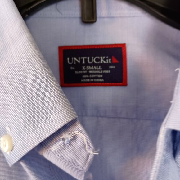 UNTUCKit Light Blue Men's Shirt - Picture 2 of 6